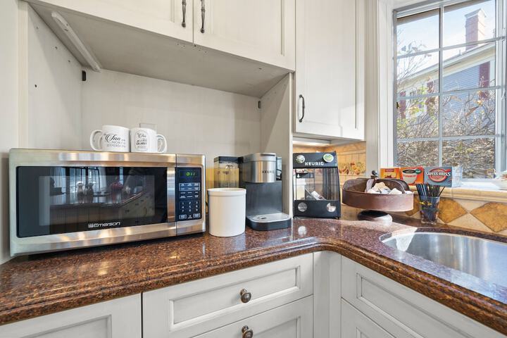 Breakfast/Coffee Service 40 of 51