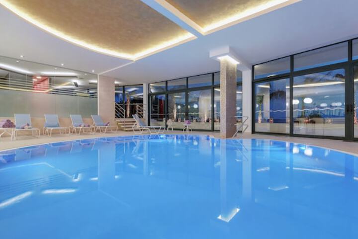 Pool Hotel