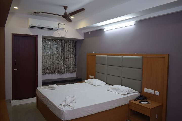 Room 3 of 20