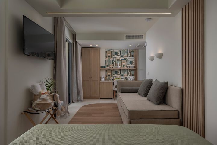 Room 5 of 73