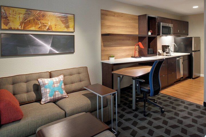 Room 10 of 26