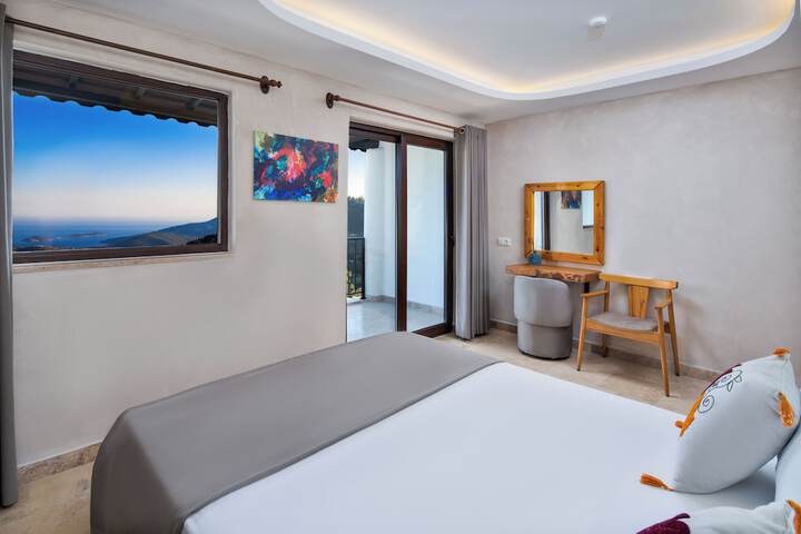 Room 7 of 74