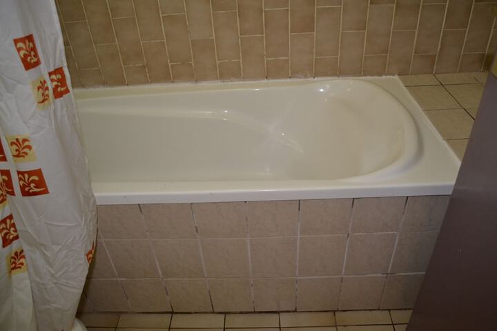 Room 12 of 28