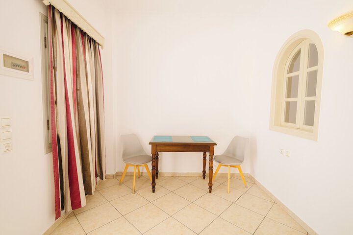 Room 73 of 122