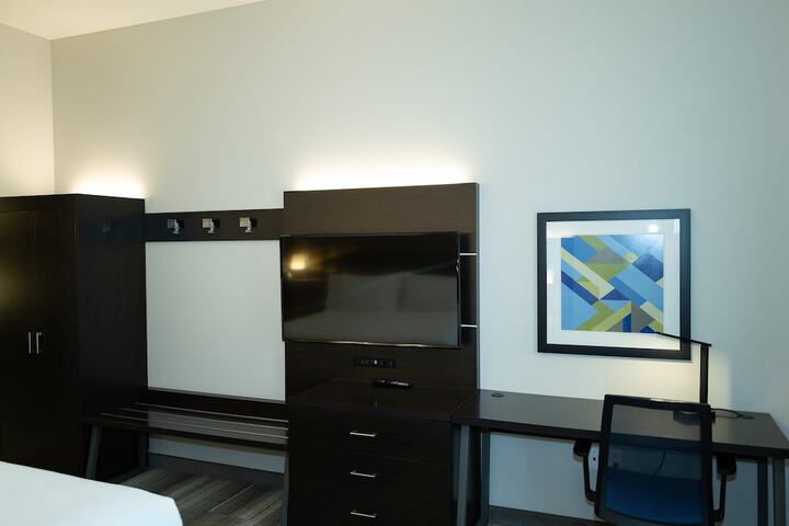 2 Queen Beds (6 of 11)