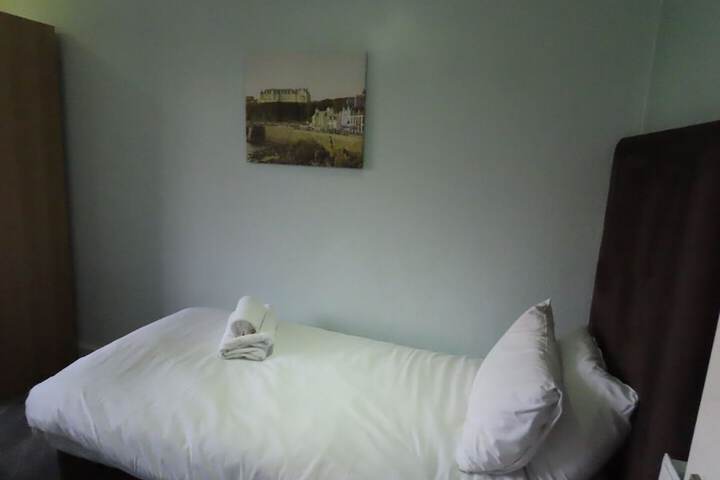 Room 50 of 100