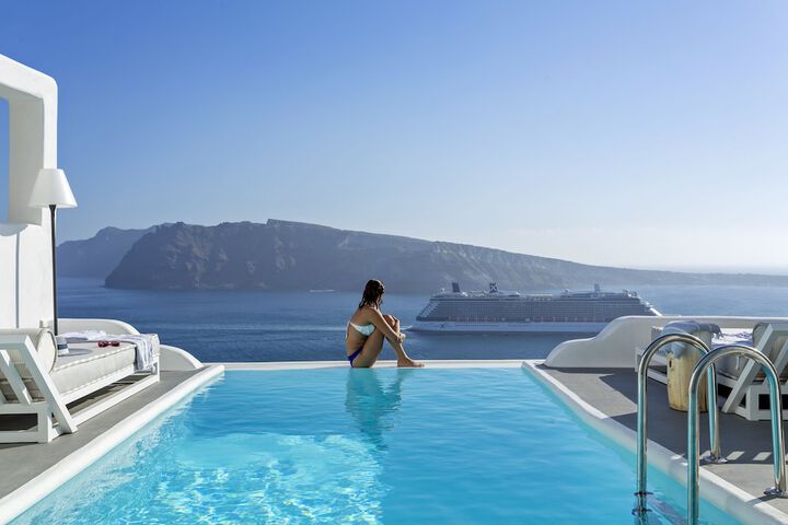 Charisma Suites in Santorini