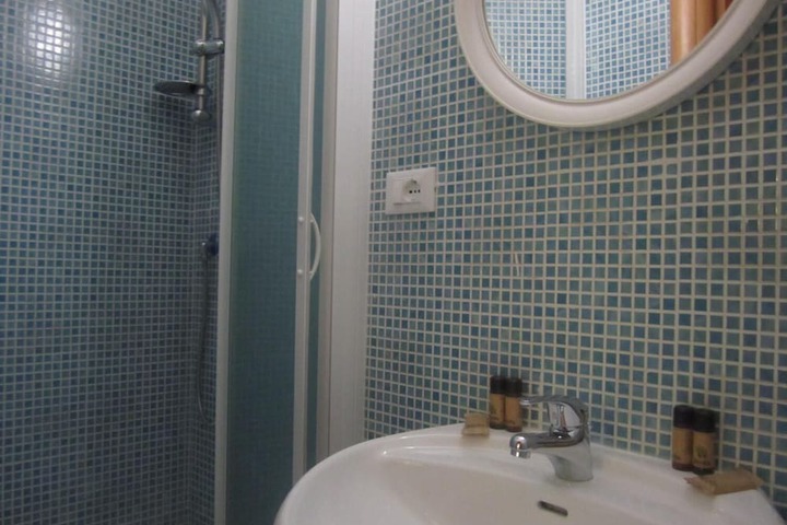 Room 33 of 36