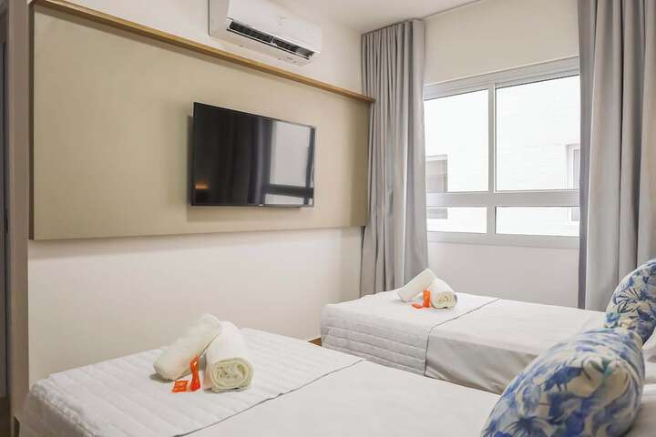 Room 3 of 33