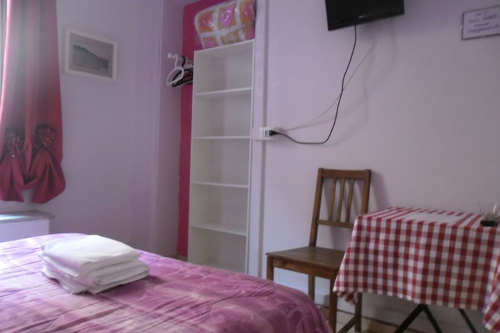 Room 10 of 37