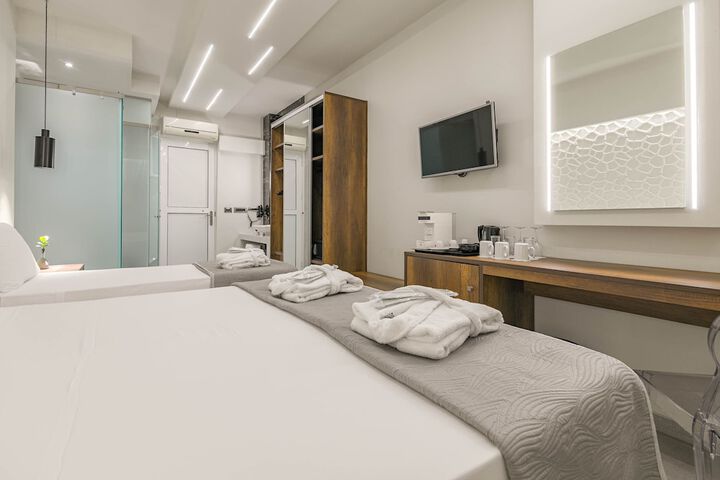 Room 10 of 68