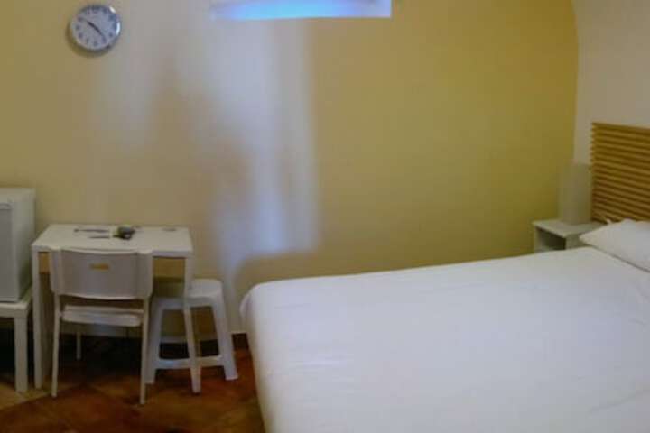 Room 5 of 66