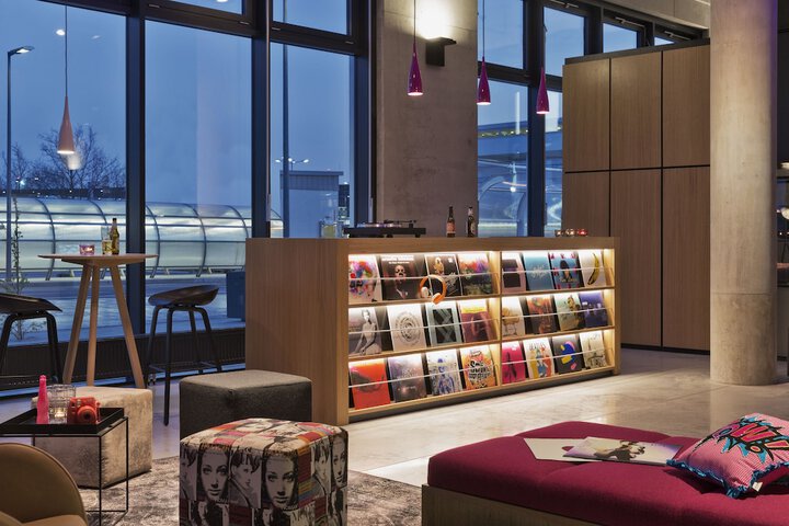 Guest Lobby