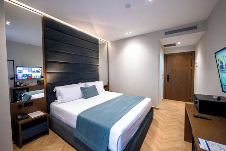 Room 122 of 265