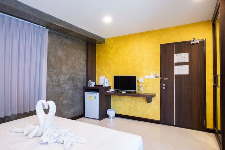 Room 13 of 64