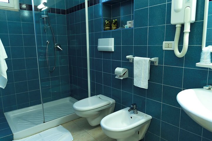 Room 11 of 21