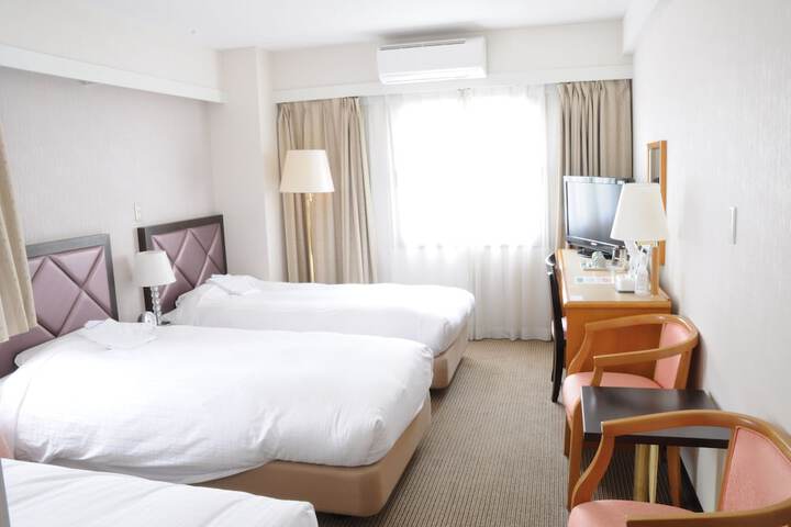 Room 9 of 36