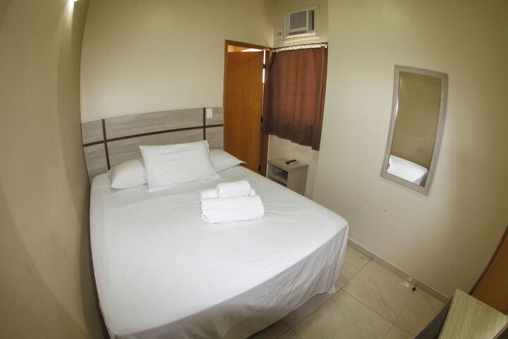 Room 32 of 77