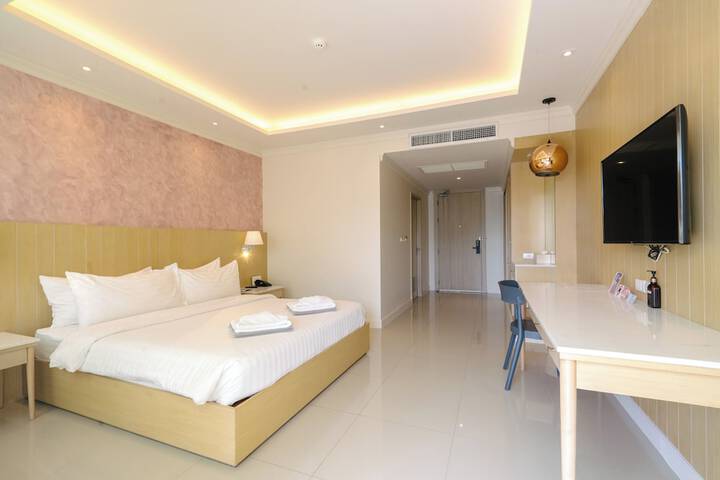 Room 18 of 284