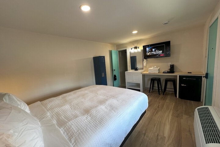 Room 12 of 51