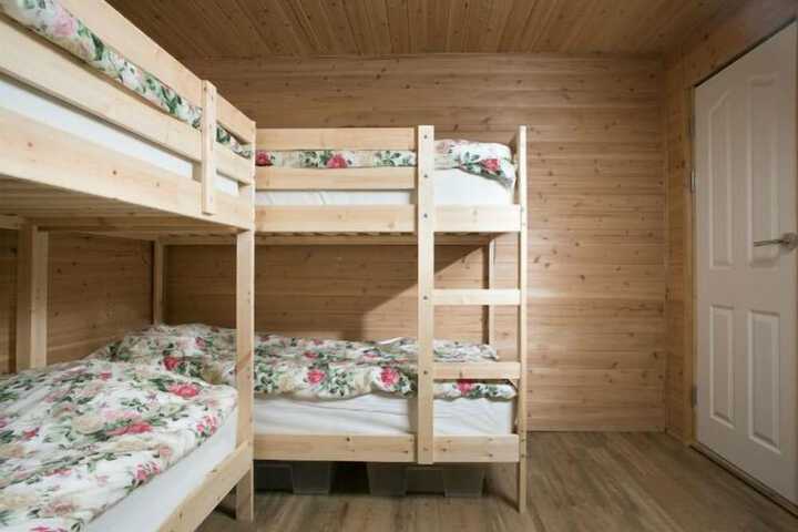 Room 8 of 38