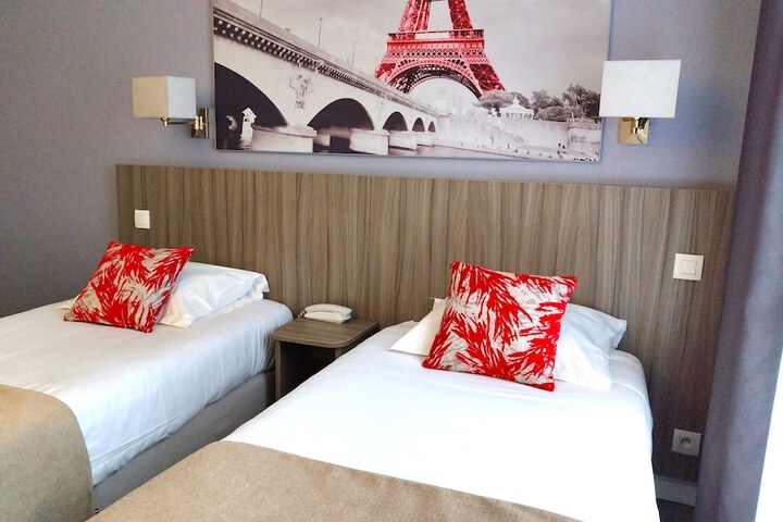 Room 12 of 75