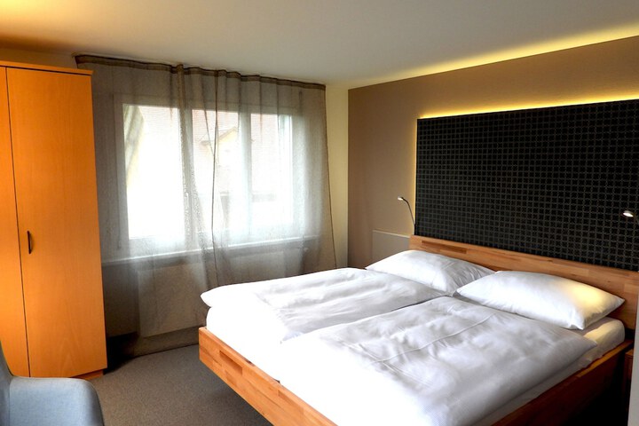 Room 11 of 40