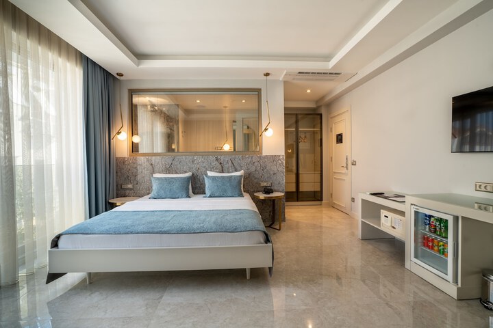 Room 3 of 85