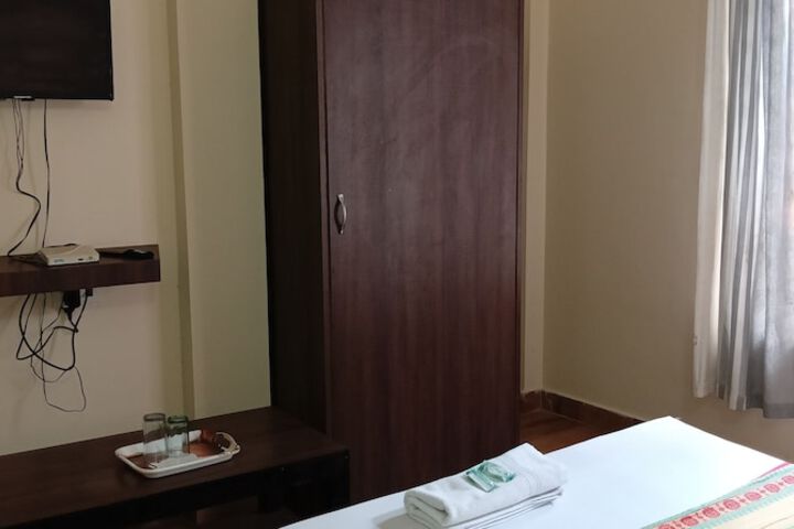 Room 6 of 37