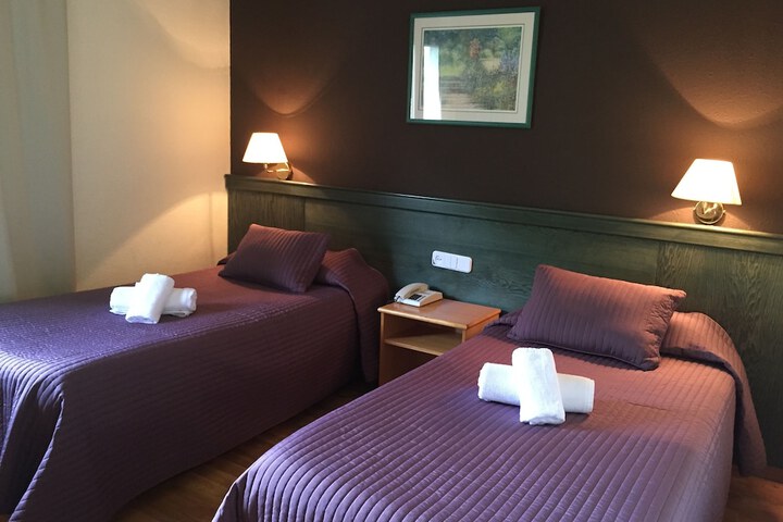 Room 2 of 16