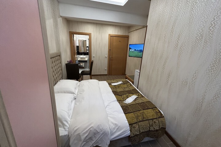 Room 20 of 95