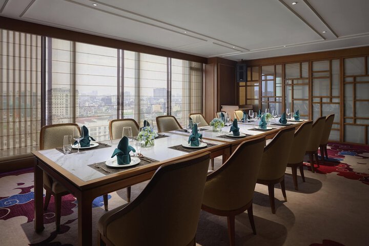 Dining 90 of 144