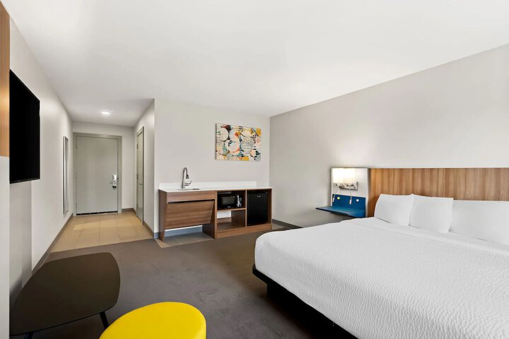 Room 26 of 67