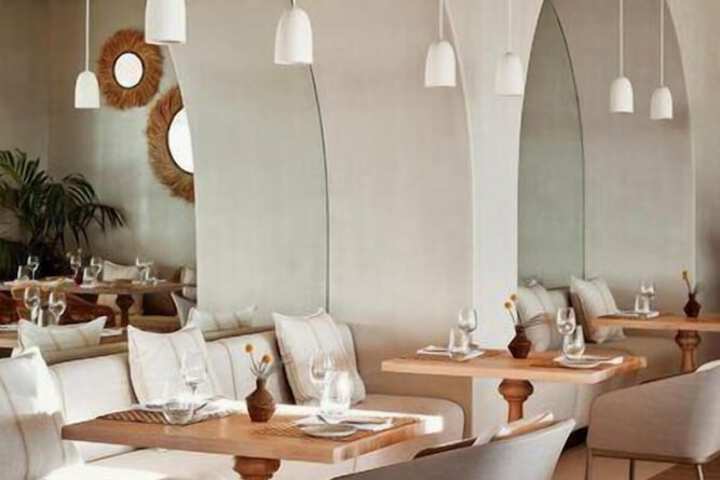 Dining 343 of 611