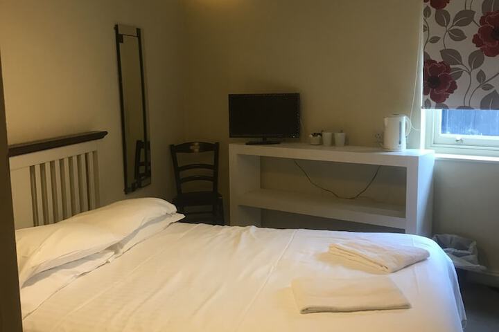 Room 5 of 45