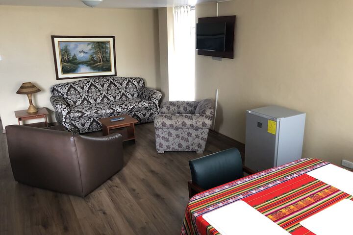 Room 64 of 102