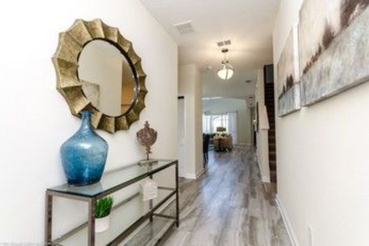 Ballroom/Hall 13 of 23