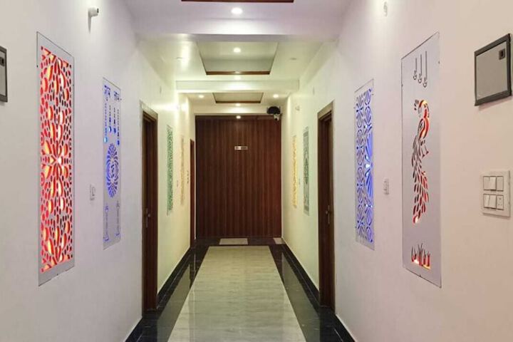 Room 14 of 25