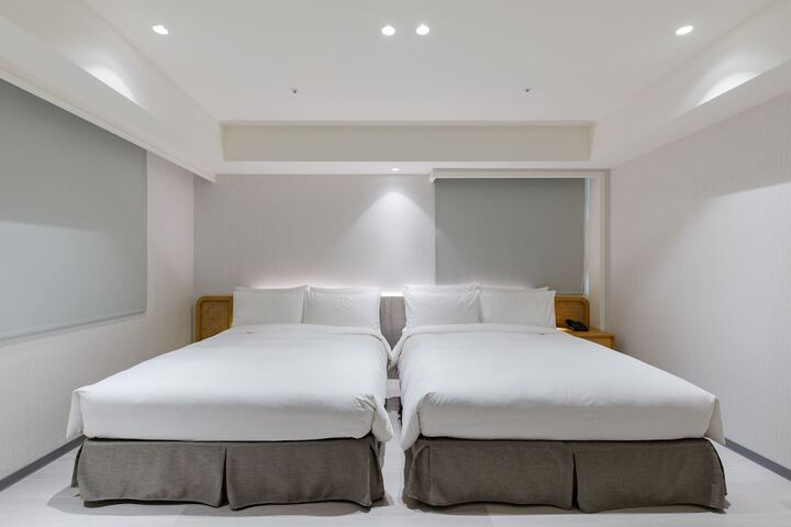 Room 14 of 50