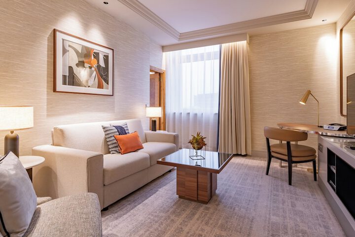 Room 285 of 457