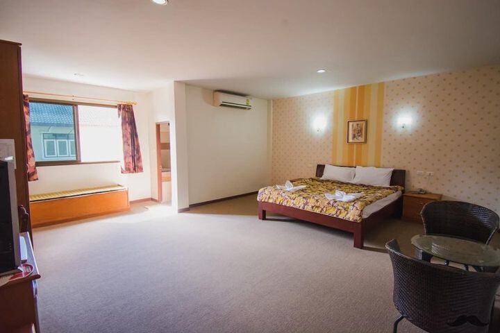 Room 10 of 31
