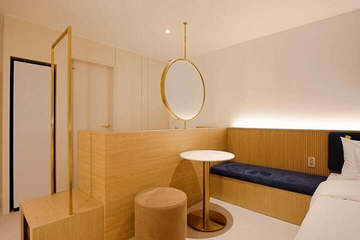 Room 20 of 74