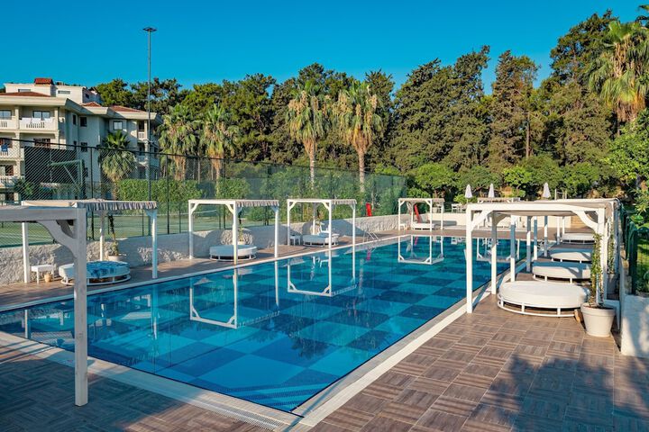 Pool 42 of 141