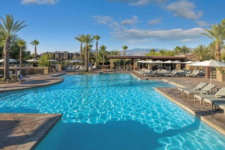 Pool Hotel