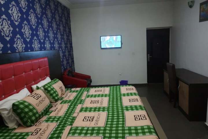Room 7 of 20