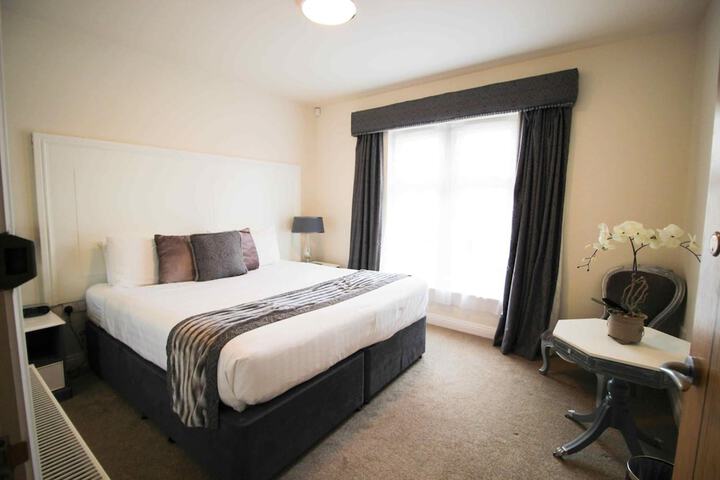 Room 4 of 22