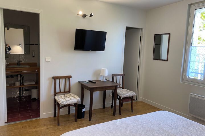 Room 10 of 40