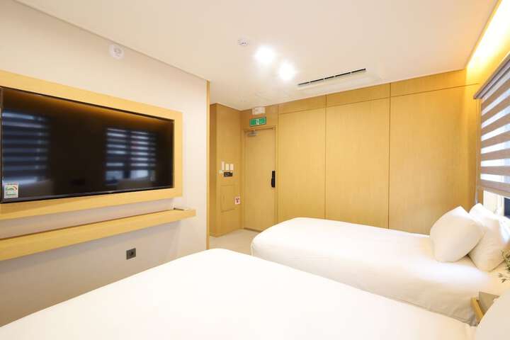 Room 31 of 75