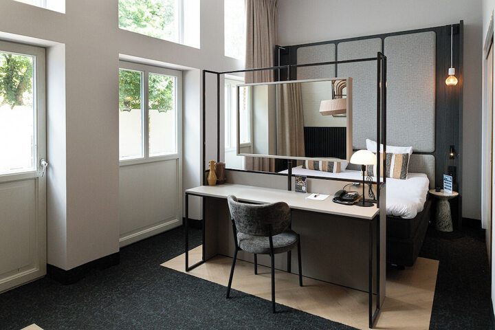 Room 34 of 68