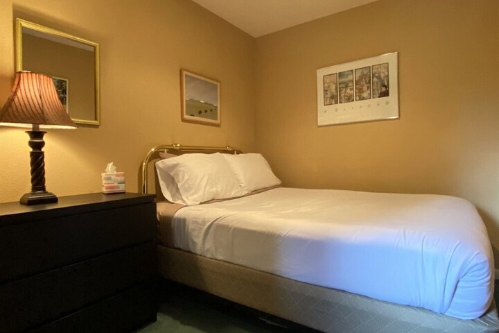 Room 5 of 20